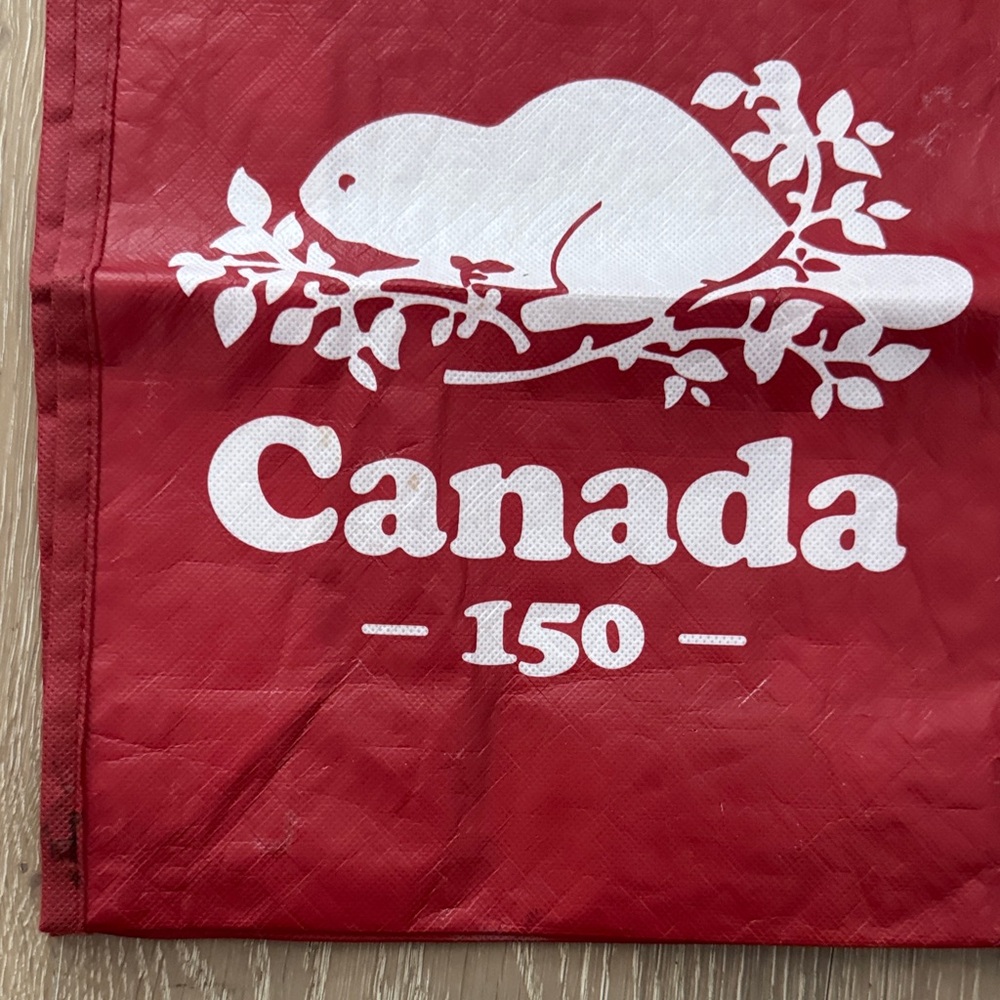 Roots Canada Themed Tote Bag Collection - Picture 5 of 7